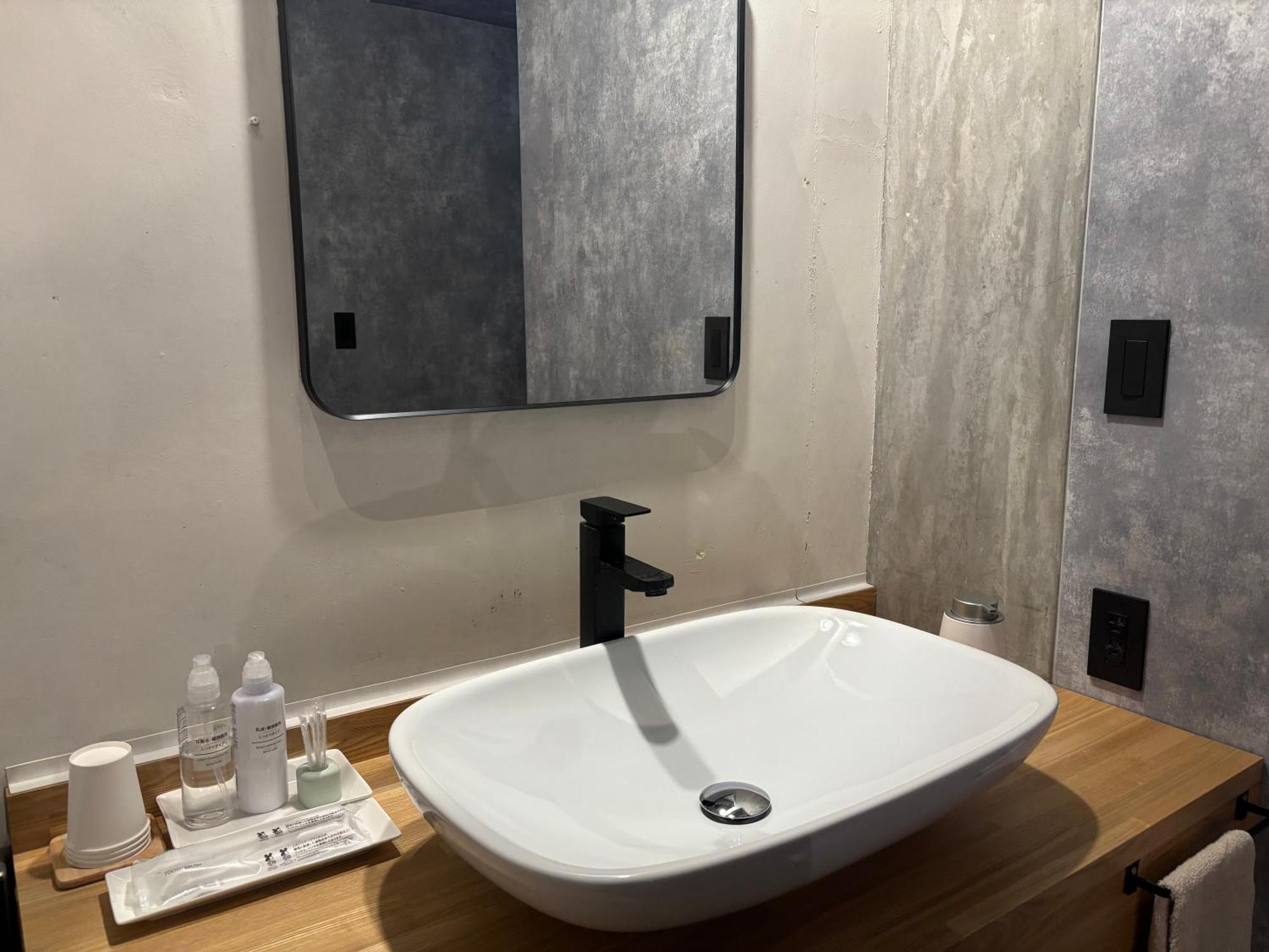 Hotel Art Rock Такамацу Екстериор снимка